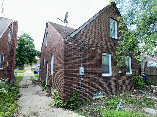 19738 Westphalia St, Detroit, MI, 48205-1736 | Card Image