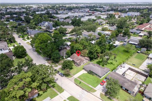 8514 Montridge Dr, Houston, TX, 77055-1424 | Card Image