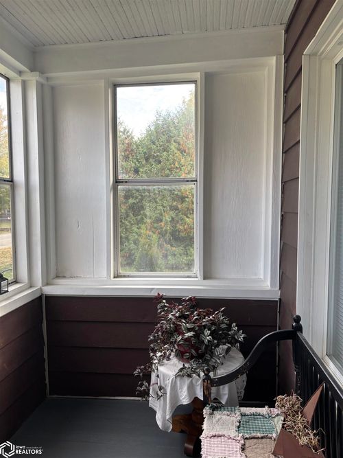 2207 Charles St, Burlington, IA, 52601-2209 | Card Image