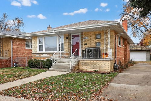 2832 W 100th Pl, Evergreen Park, IL, 60805-3535 | Card Image