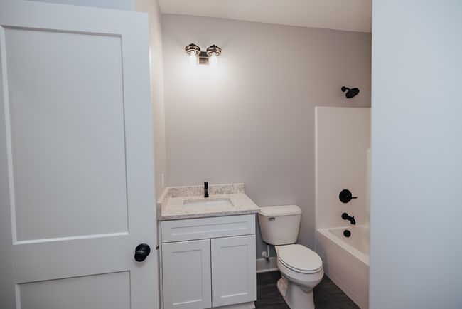 L - 404 Anjali Ct, Condo with 3 bedrooms, 2 bathrooms and 2 parking in SYCAMORE IL | Image 18