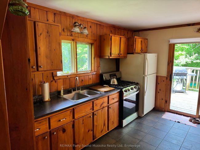 18 Jones Rd, House other with 2 bedrooms, 1 bathrooms and 7 parking in Mckellar ON | Image 7