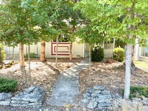 685 Morse St, Ryderwood, WA, 98581-9718 | Card Image