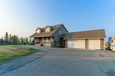 404 Shore Dr, House detached with 5 bedrooms, 4 bathrooms and 5 parking in Rocky View County AB | Image 1