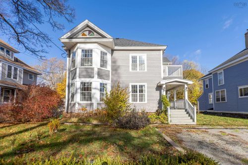 {{alt}} | Card Image