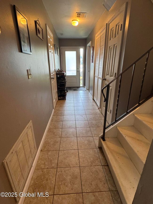 Entry | Image 9