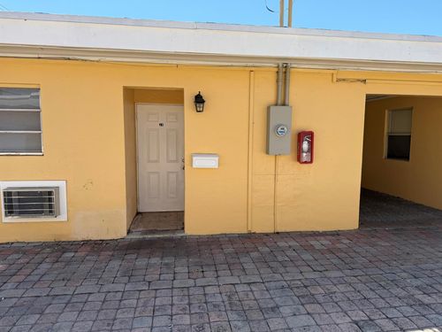 apt-11-3300 Broadway, West Palm Beach, FL, 33407-4873 | Card Image