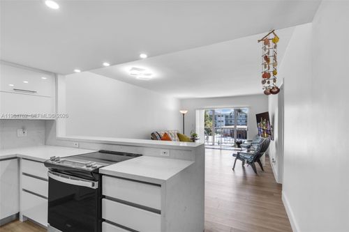 apt-206-1101 Hillcrest Ct, Hollywood, FL, 33021-7835 | Card Image