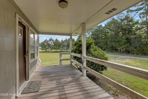 270 Demps Rd, Hampstead, NC, 28443-8841 | Card Image