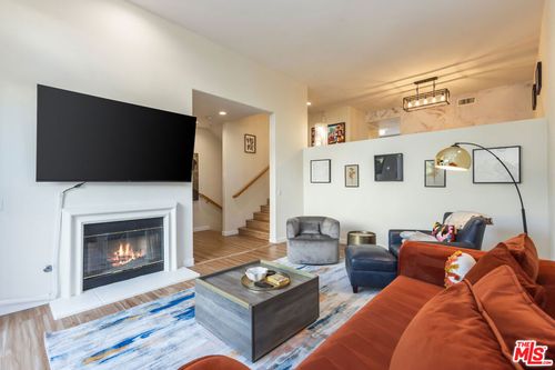 8011 Hannum Ave, Culver City, CA, 90230-6167 | Card Image