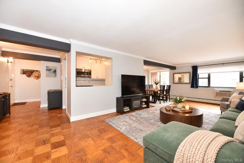 1f-100 Clinton Ave, Mineola, NY, 11501-2834 | Card Image