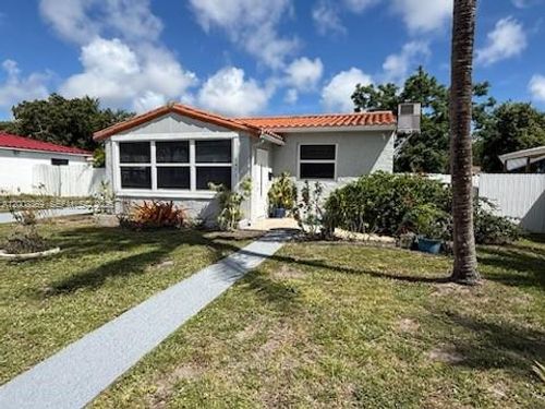 2471 Dewey St, Hollywood, FL, 33020-5871 | Card Image