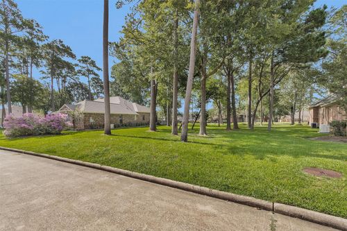 11 Grey Moss Ln, Montgomery, TX, 77356-8376 | Card Image