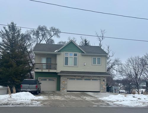 460/460A Cottonwood Avenue, Hartland, WI, 53029 | Card Image