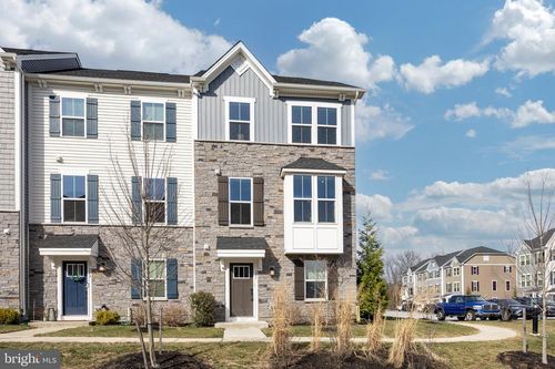 271 Sugar Maple Sq, DOWNINGTOWN, PA, 19335-1559 | Card Image