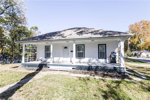 4540 Ne 38th St, Kansas City, MO, 64117-2332 | Card Image