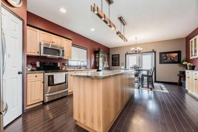 1053 10 St, House detached with 5 bedrooms, 3 bathrooms and 6 parking in Beaverlodge AB | Image 1