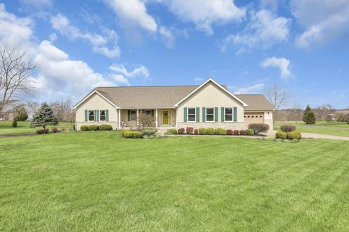 1925 Wilshire Ln Nw, Lancaster, OH, 43130-7957 | Card Image
