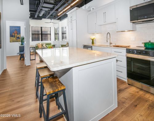 o-211-275 Main St, Edwards, CO, 81632-7805 | Card Image