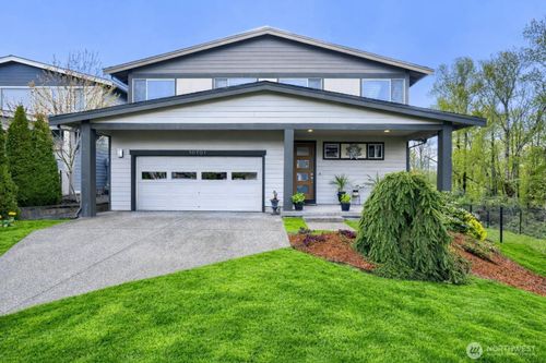 10701 Se 188th St, Renton, WA, 98055-6438 | Card Image