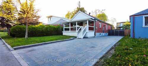 lower-42 Cadillac Avenue, North York, ON, M3H1S2 | Card Image