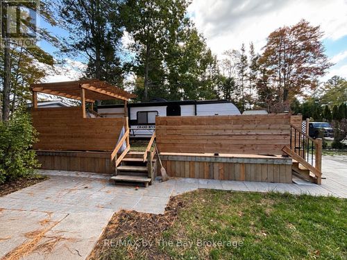 242-85 Theme Park Drive, Wasaga Beach, ON, L9Z1X7 | Card Image
