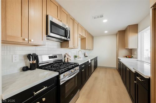 405 Kasper Ave, Las Vegas, NV, 89106-2640 | Card Image