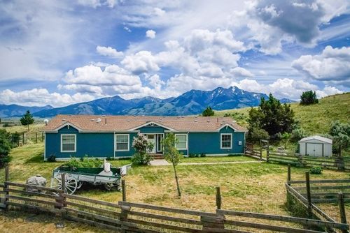 62 Leo Dr, Emigrant, MT, 59027-6045 | Card Image