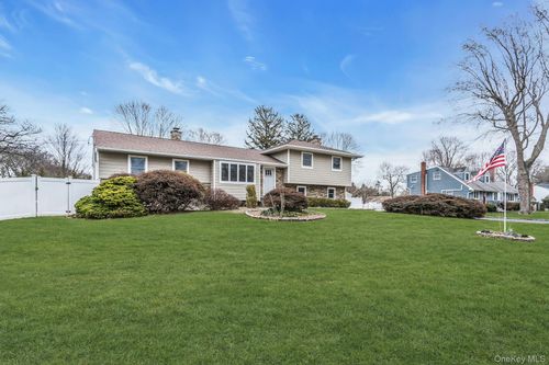 5 Nita St, East Northport, NY, 11731-5035 | Card Image