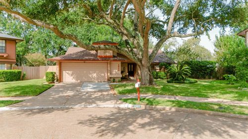1802 Brushy Creek Dr, Sugar Land, TX, 77478-4258 | Card Image