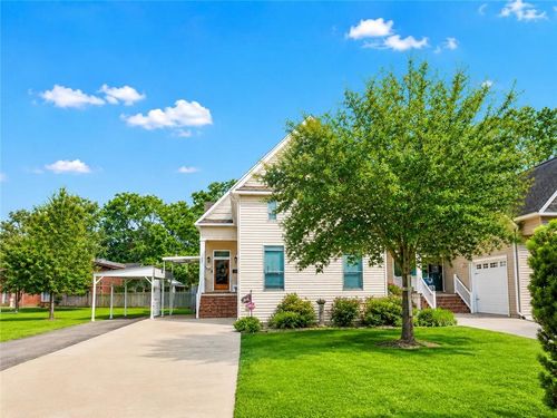 307 W Magnolia St, Ponchatoula, LA, 70454-3427 | Card Image
