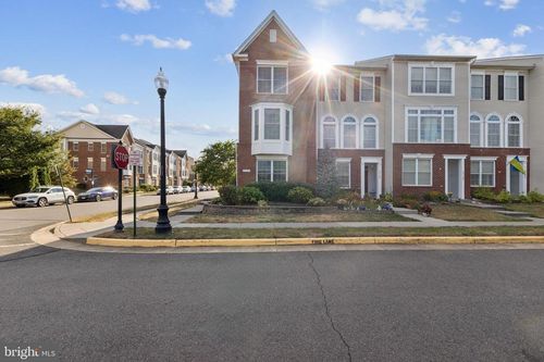 25109 Gunnery Sq, CHANTILLY, VA, 20152-6032 | Card Image