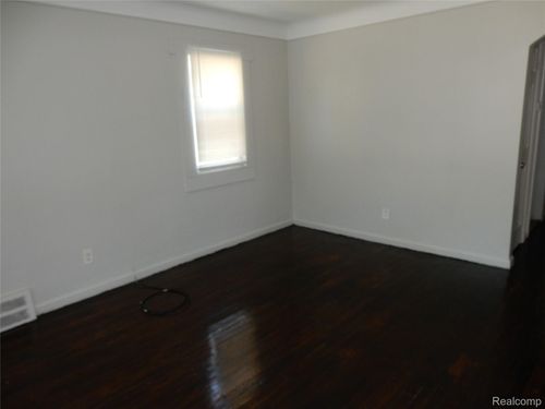 6782 Evergreen Ave, Detroit, MI, 48228-3968 | Card Image