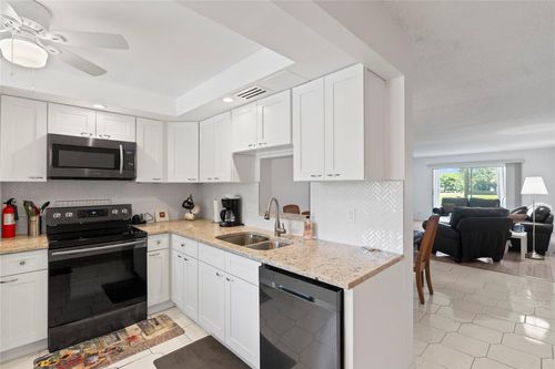 c2-4301 Martinique Cir, Coconut Creek, FL, 33066 | Card Image