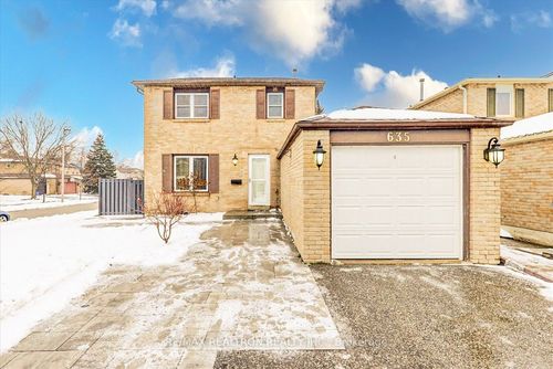 bsmt-635 Beckworth Sq, Pickering, ON, L1V3X3 | Card Image