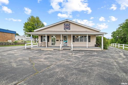 1703 10th Ave, Fulton, IL, 61252-1079 | Card Image