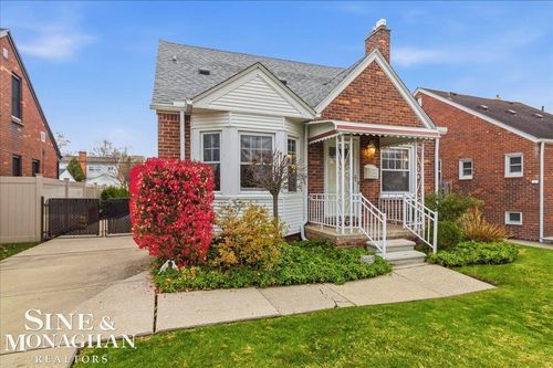 2025 Anita Ave, Grosse Pointe Woods, MI, 48236-1427 | Card Image