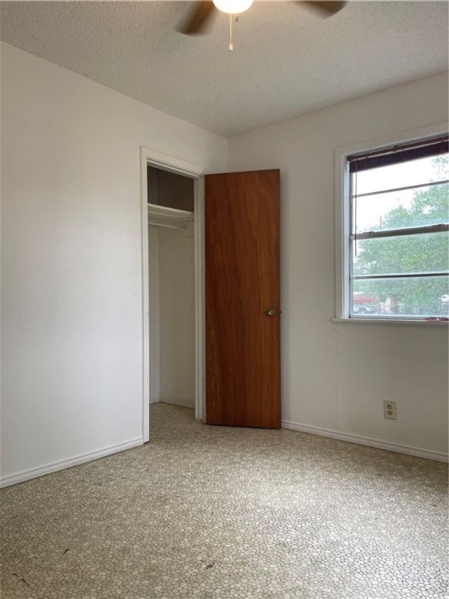 302 Newberry St, House other with 3 bedrooms, 1 bathrooms and null parking in Alice TX | Image 14