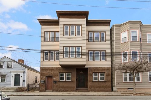 25 Kenyon St, Providence, RI, 02903-5403 | Card Image