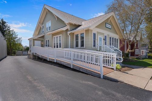 N90W16995 Appleton Avenue, Menomonee Falls, WI, 53051 | Card Image