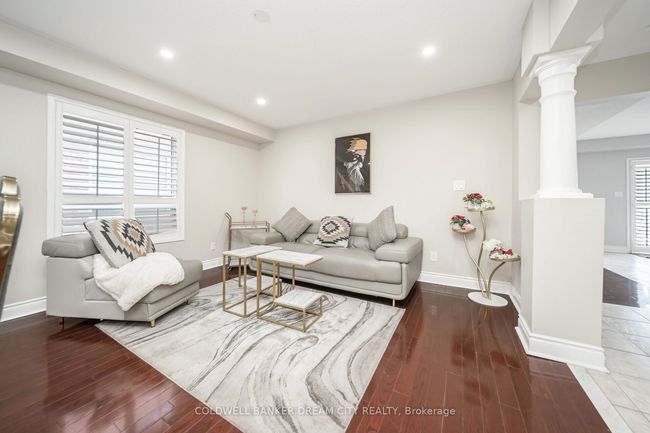 60 Capistro St, House other with 8 bedrooms, 5 bathrooms and 4 parking in Brampton ON | Image 6