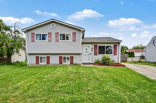 5888 Starcrest Dr, Galloway, OH, 43119-9052 | Card Image