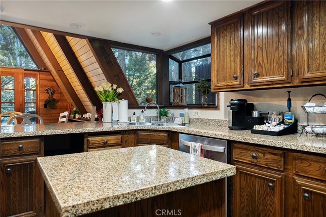 31353 Lightfoot Way, House other with 5 bedrooms, 3 bathrooms and null parking in Running Springs CA | Image 9