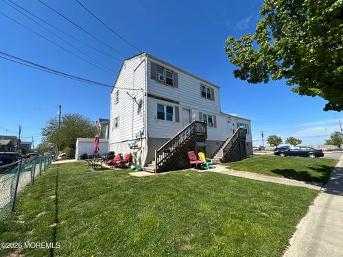 121 Florence Ave, Union Beach, NJ, 07735-2546 | Card Image
