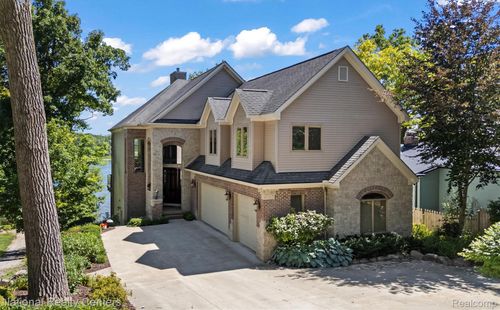 5619 Lakeview Blvd, Goodrich, MI, 48438-9654 | Card Image