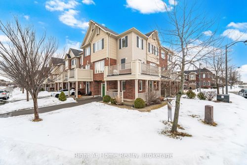 387 Cavanagh Lane, Milton, ON, L9T8J9 | Card Image