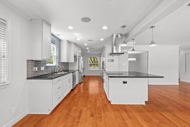 6520 Heron Dr, House other with 4 bedrooms, 3 bathrooms and 2 parking in Austin TX | Image 8