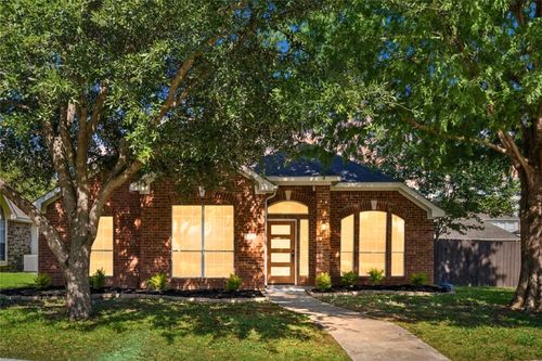 305 Droinwich Cir, Allen, TX, 75002-3927 | Card Image