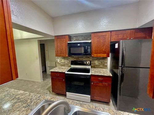 421 W San Antonio St, San Marcos, TX, 78666-5570 | Card Image
