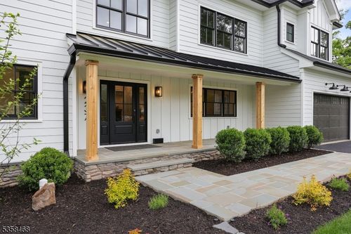 237 Appletree Ln, Mountainside, NJ, 07092-1701 | Card Image